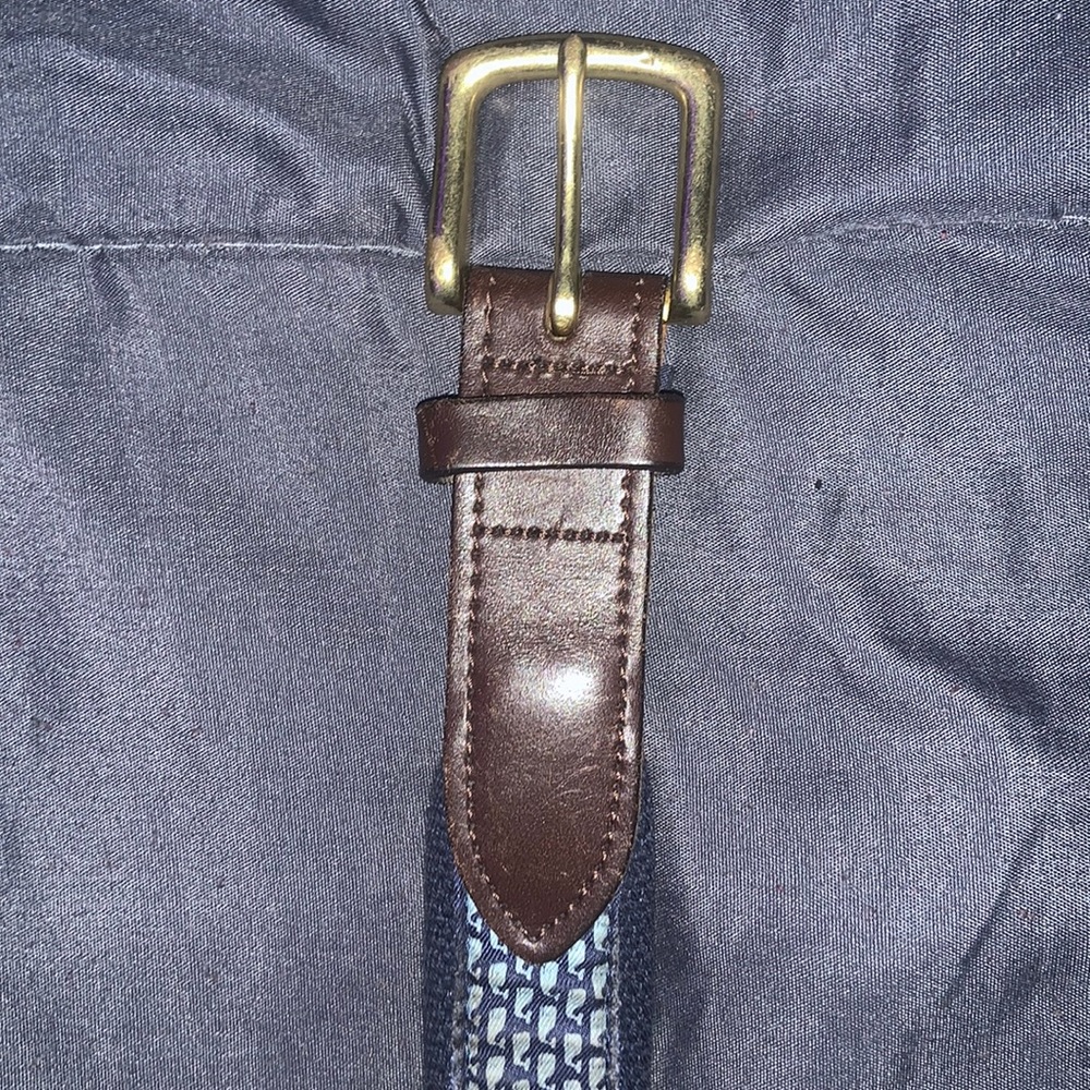 Navy blue Vineyard Vines all over whale belt